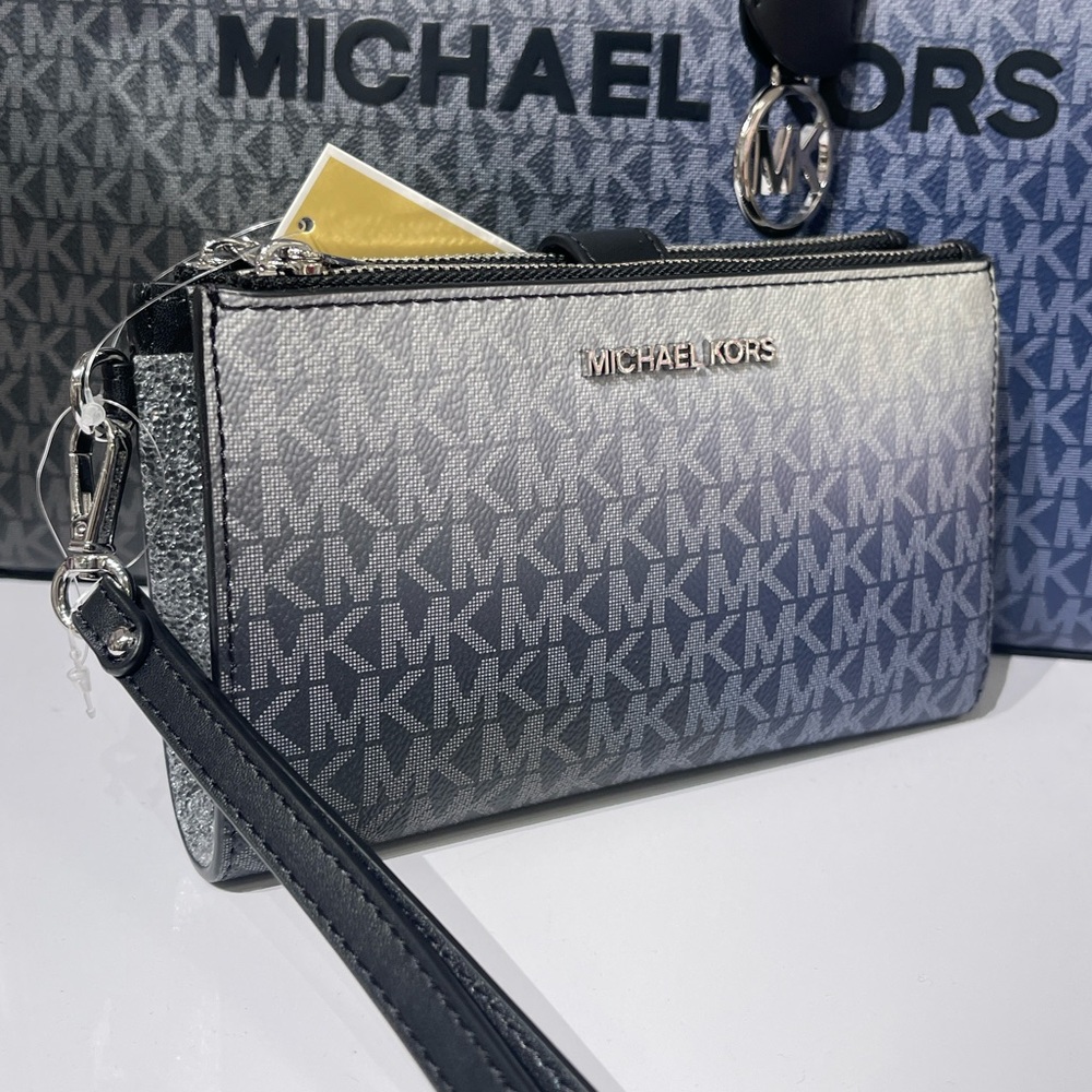 MICHAEL KORS Jet Set Lg Ombré Signature Logo Wristlet Phone Holder Wallet 
Black